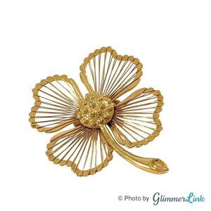 Vintage Wire Petals Dogwood Clover Flower Gold Tone Brooch
